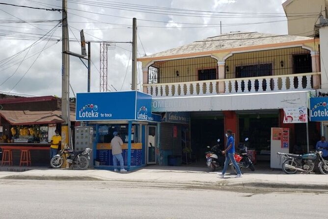 3 Hours Panoramic Tour in Punta Cana with Artisan Market - Coconut water and patty/empanada stop in Bávaro