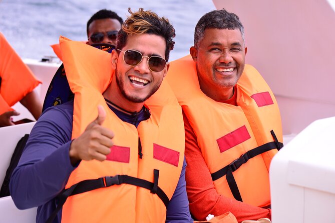 Bacardi Island Excursion with Catamaran, Beach and Lunch - The Samaná Bay Natural Pool Stop: marine life in a short window