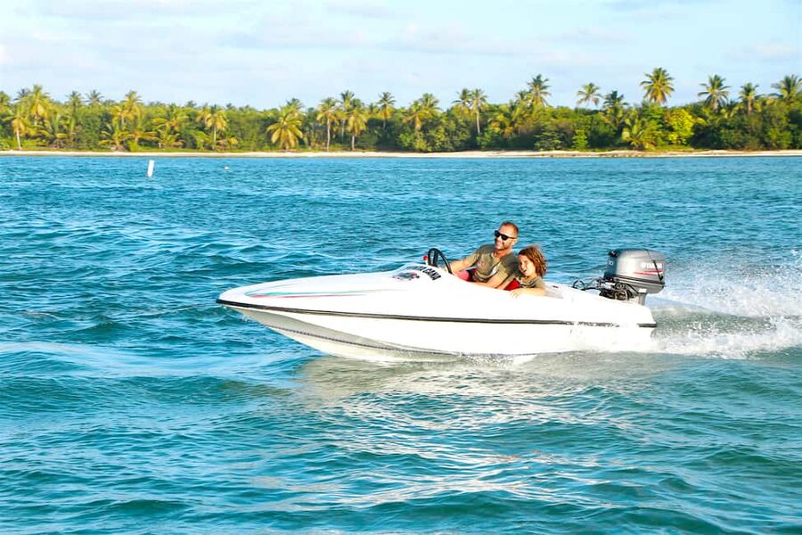 Bávaro: Speed Boat and Snorkeling Trip - First stop: the Bavaro natural pool with shallow, calm water