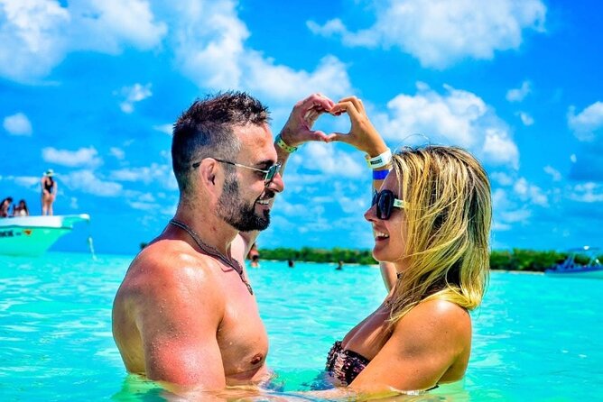 Caribbean Paradise Exclusive Day Trip to Isla Saona - Speedboat or catamaran: what your sea ride really means
