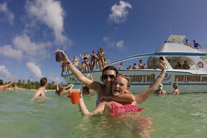 Catamaran party in Punta Cana with open bar, music and more - Snorkeling at Arrecife de Coral: Time, Expectations, and Comfort