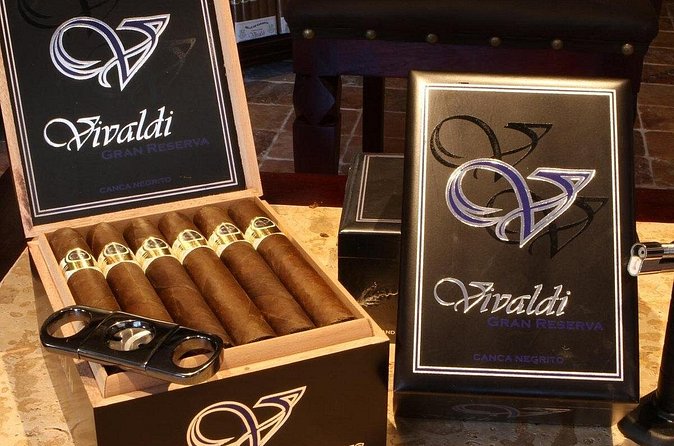 Cigars Shopping Tours From Punta Cana with Transportation Included - Group Size of 66: A Manageable Crowd for Shopping