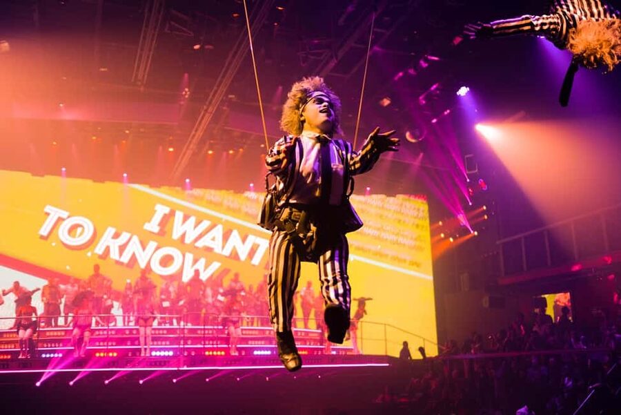 Coco Bongo Disco - Crowd Energy: Dancing, Bar-Top Moments, and the Call-and-Response Feel