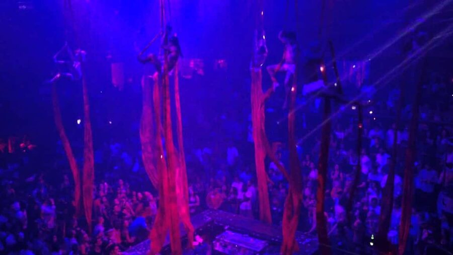 Coco Bongo Disco - Language and On-Site Comfort: Spanish Audio Guide Option