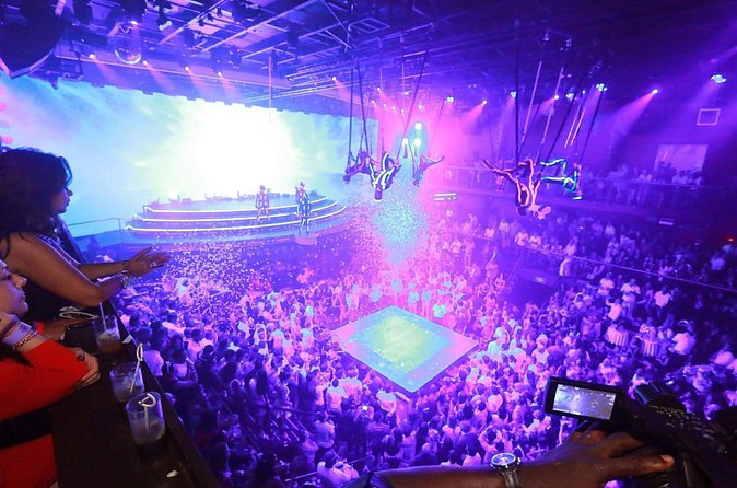 Coco Bongo Show and Disco - Pickup, timing, and the 6-hour rhythm