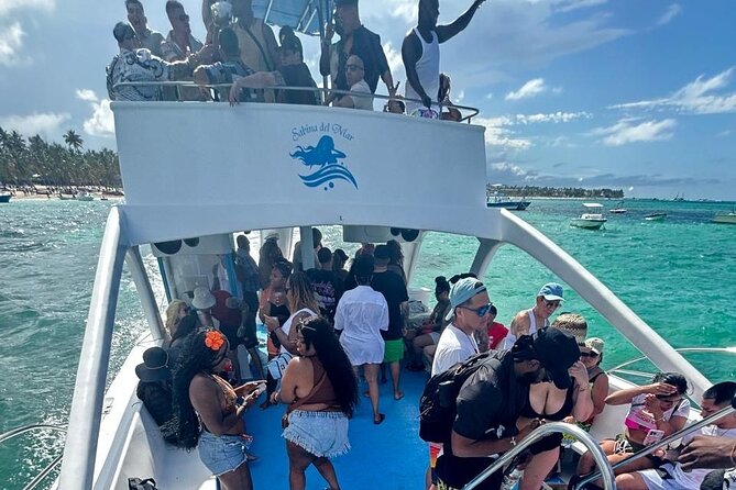 DE Hip Hop Boat Party for Adults and Free Drinks Only - What You’re Really Paying For: a Party Boat With Actual Water Stops