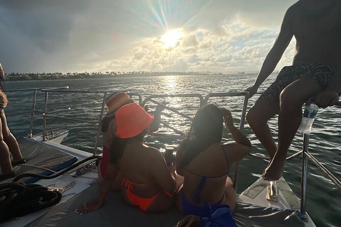 DE Hip Hop Boat Party for Adults and Free Drinks Only - What to Bring (and What to Skip)