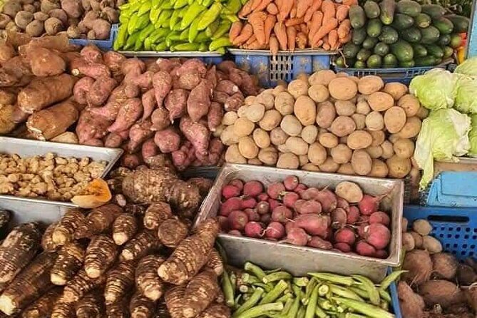 Discovery DE the real Dominican Republic EN small committee. - Mercado Municipal and the Higüey Center: souvenirs with local rhythm