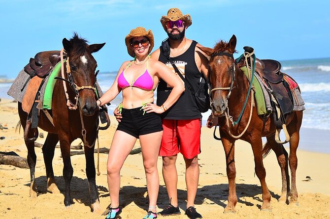 Dominican Countryside Horseback Riding Tour + Beach and Local Culture - Riding comfort: what you do on the horse (and why it feels safe)