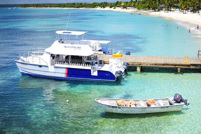 Excursion to Catalina Island and Snorkeling from Punta Cana - Snorkel at The Wall: gear, life jackets, and what you’ll look for