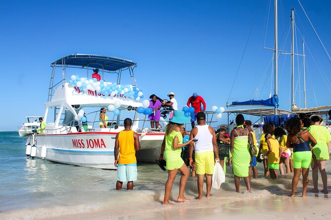 Experience for families and friends by private boat with pick-up - Miss Joma catamaran: a half-day cruise built for smiles