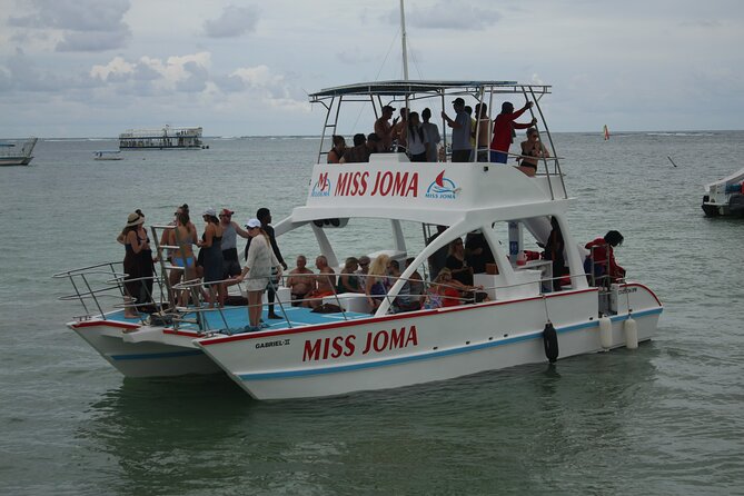 Experience for families and friends by private boat with pick-up - Pickup and private-group comfort in Punta Cana
