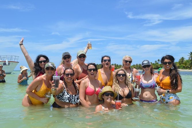 Fiesta en el Mar: Party Boat Punta Cana - Staff, VIP Attention, and How It Affects Your Day