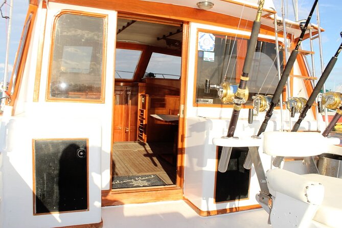 FISHING PRO CHARTERS - Boat Excursion - Divina - Drinks and Gear: Included Comfort on the Water