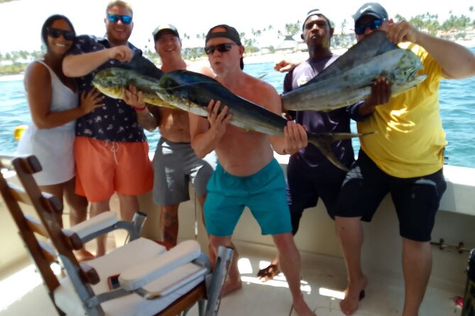 FISHING PRO CHARTERS - Boat Excursion – Mar-Quesa - Crew and service: friendly help, strong communication, and occasional hiccups