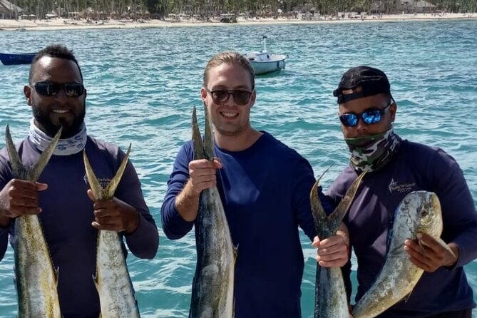 FISHING PRO CHARTERS - Boat Excursion - Sobre Las Olas - Rough Waters and Motion Sickness: The One Real Drawback