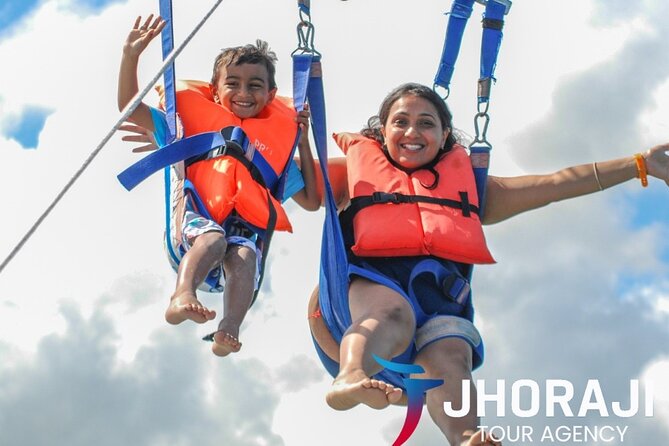 From Punta Cana: Amazing Activity Parasailing Hotel pickup - From hotel pickup to speedboat: how the session runs