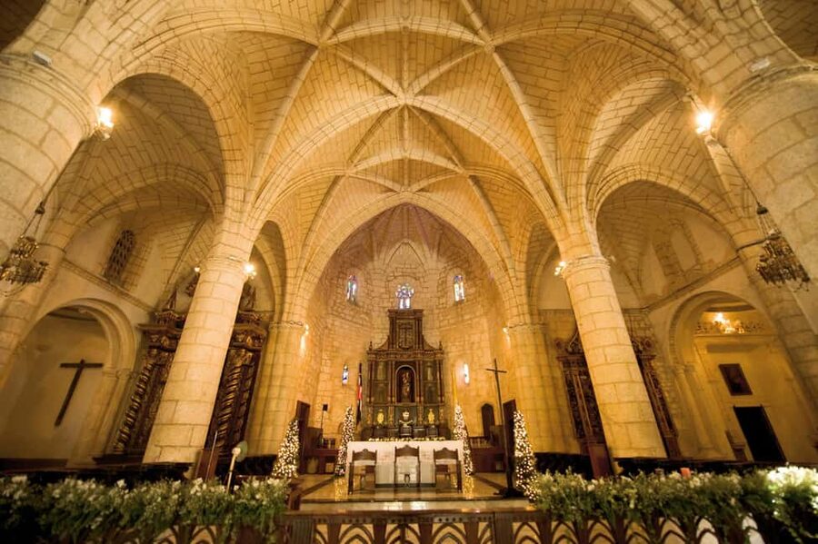From Punta Cana: Full-Day Santo Domingo City Tour - Pantheon, the Conde, and How Power and Faith Intertwine