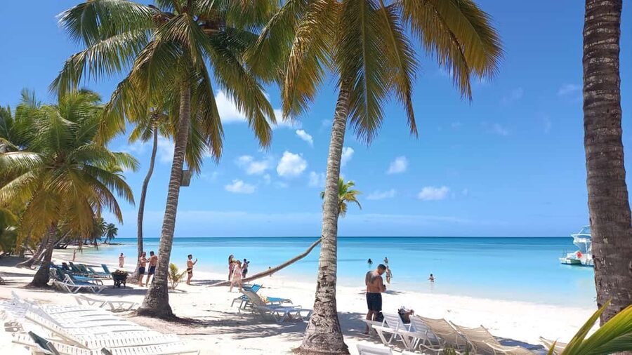 From Punta Cana: Saona and Mano Juan Day Trip by Speed Boat - Playa Abanico (Fan Beach): The First Taste of Saona