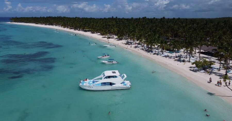 From Punta Cana: Saona and Mano Juan Day Trip by Speed Boat - Lunch With Wine: Fueling the Rest of the Day