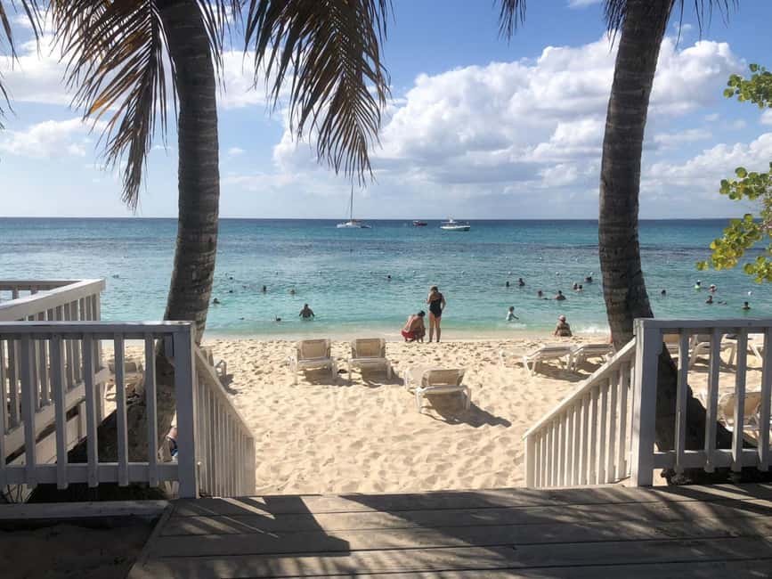 From Punta Cana: Small Group Catalina Island Snorkeling Tour - The coast cruise back to Bayahibe: villas, boats, and sea air