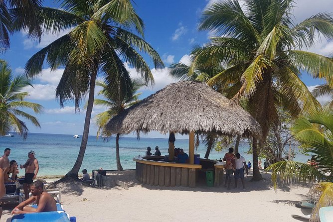 Full day Caribbean Catalina Island with snorkeling - The return trip and the optional souvenir shop