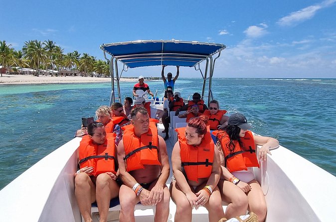 Full Day Island Tour in Isla Saona from Punta Cana - Open bar on Saona: included drinks, then back to the water