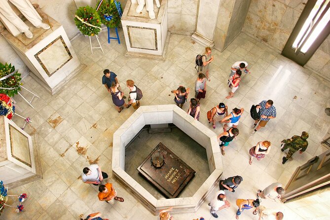 Full Day Santo Domingo City Tour: History of the Caribbean From Punta Cana - Alcázar de Colón: the Columbus family home you can actually visit