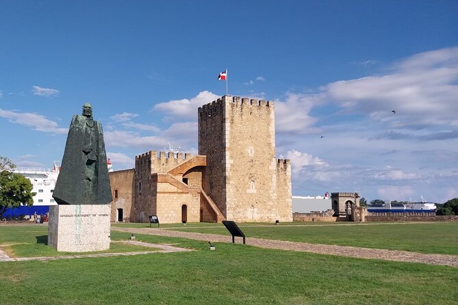 Full Day Santo Domingo Tour - Palace of the Dominican National Police: A Quick History Stop