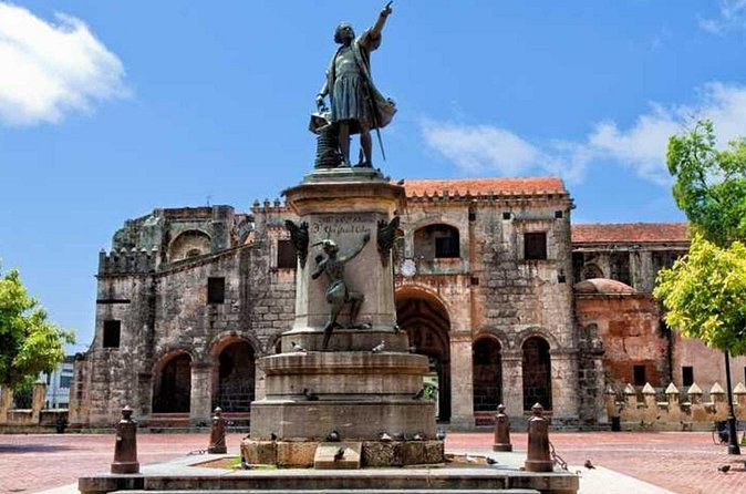 Full day tour to Santo Domingo from Punta Cana - Los Tres Ojos caves and Ozama Fortress: nature and Spanish stone