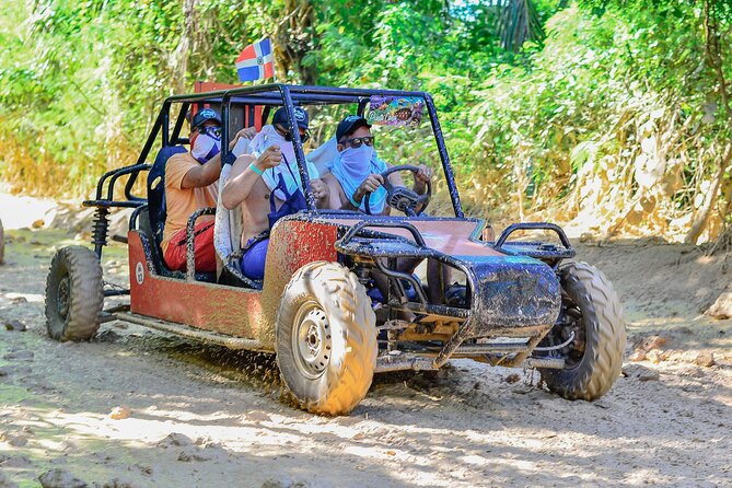 Grupo Pequeño en Buggy’s o ATV por el lodo en Punta Cana - The Traditional House Tastings: Cocoa, Coffee, Cigars, and Mamajuana