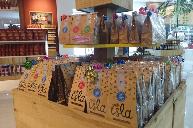 Guided Shopping Tour - Rum tasting, chocolate factory, Cigar factory - Chocolate Chin-Chin and cocoa tasting: sweet, Dominican, and worth slowing down