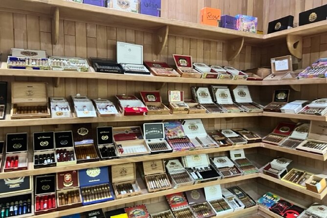 Guided Shopping Tour to Bella Mare Store (Cigars, Chocolate, Rum and Souvenirs) - Chocolate factory and coffee tasting: small moments that make gift buying easier