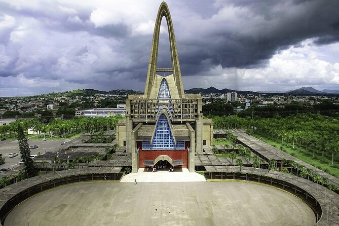 Half-Day Cultural Safari - Coconut factory, cigar factory, and the cacao/coffee thread