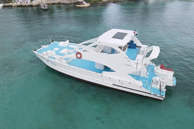 Half-day Private Catamaran Trip with Snorkeling - Drinks, Music, and How the Crew Keeps the Energy Going