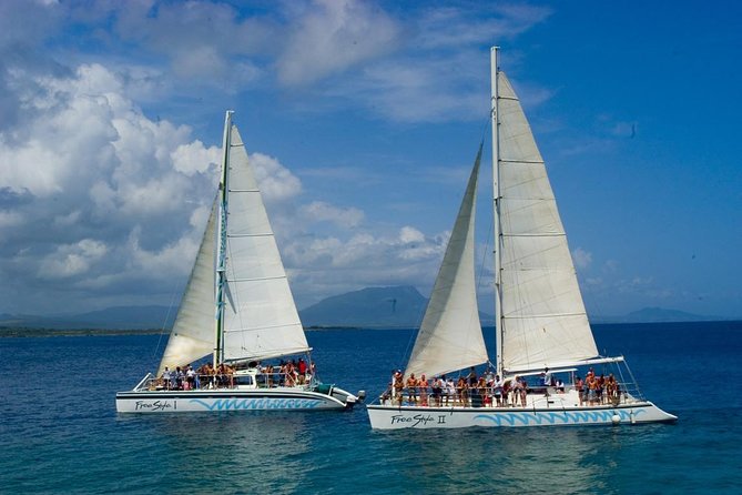 Happy Hour Party Boat With Snorkeling - Timing and the catamaran rhythm from Puerto Plata