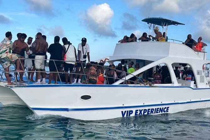 Hip Hop Beat and Live Dj Adults Only Party Boat and Free drinks - Open bar and the 18+ alcohol rule (so you plan right)