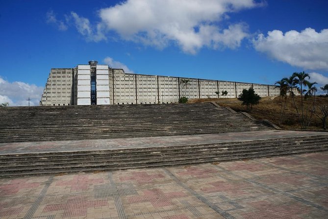 Historical Santo Domingo Day Trip from Punta Cana - Alcázar de Colón: a quick ticket into 15th-century life