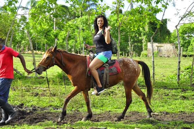Horseback Riding in the Dominican Jungle - How the Crew and Small Group Size Affect Your Day
