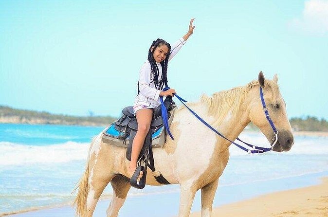 HorseBack Rinding to Macao Beach - Small Group Size: Why Max 35 People Matters
