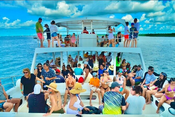 Isla Saona Exclusive Tour with Catamaran & Natural Pool - Photos and tipping: the real budget math