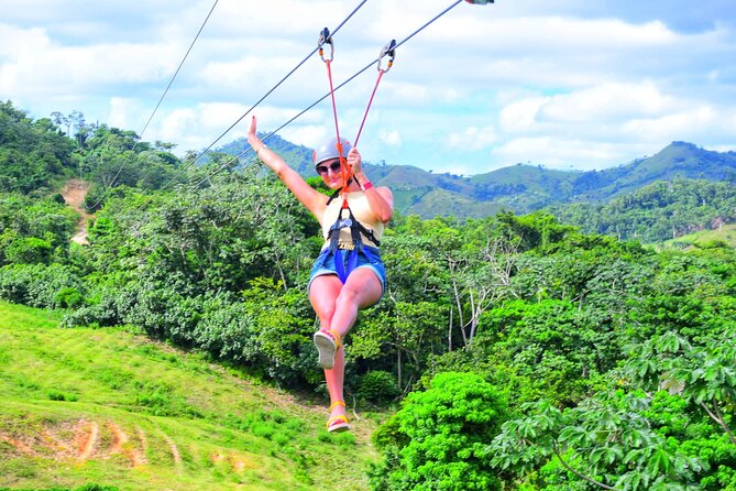 La Hacienda Park Tour - Safari through the lush hills: nature time between thrills