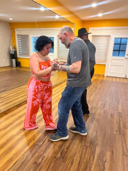 Learn to dance Bachata like a pro in Punta Cana - Where this Bachata class happens: BAILA dance studio in La Altagracia