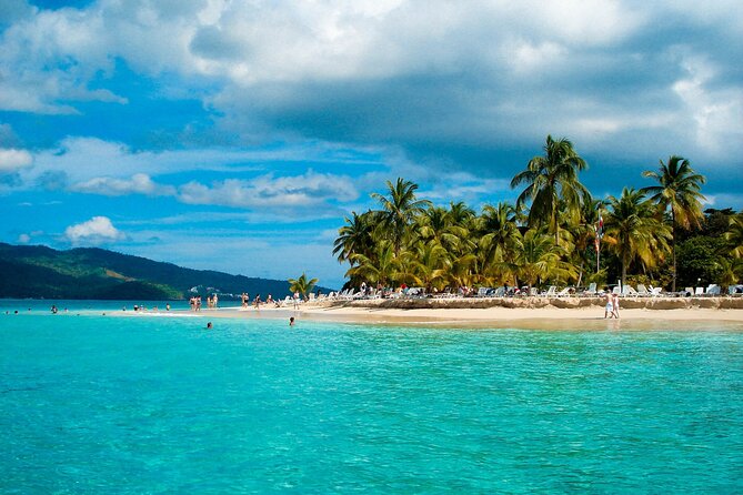 Los Haitises National Park, Montaña Redonda & Bacardi Island - The big picture: boats, birds, and beach time in one pass