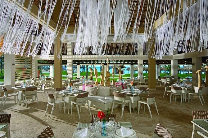 Majestic Colonial - Round Trip Shuttle - Punta Cana Airport - Finding your driver quickly at the airport and at the resort