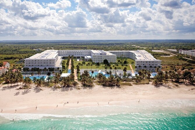 Majestic Mirage - Round Trip Shuttle - Punta Cana Airport - From airport arrival to your car: what to expect