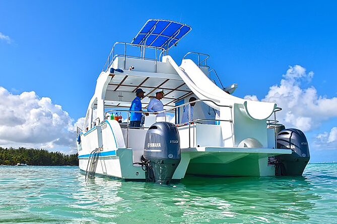 Party Boat / Catamaran Party in Punta Cana - The Natural Ocean Pool Stop: The Moment People Remember