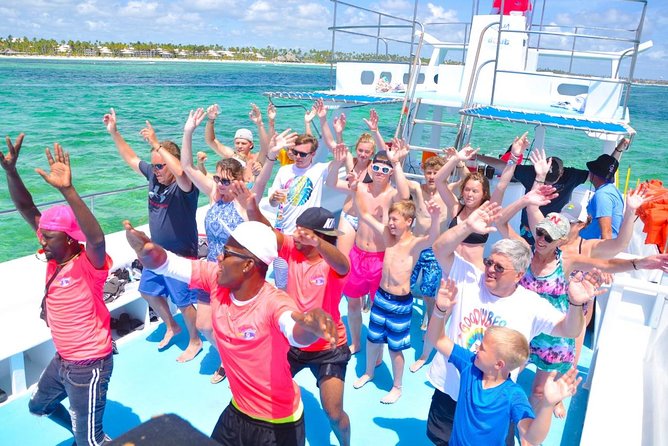 Party boat in Catamaran with Open Bar adults only - Key things to know before you board