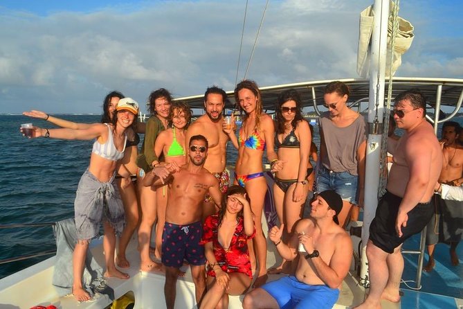 Party boat in Catamaran with Open Bar Only Adults + Snorkeling - Cruising the Coast: Views, Motion, and No-Wasted-Time Energy