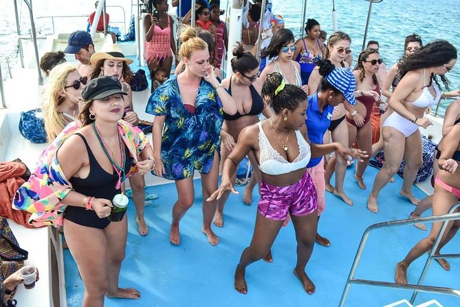 Party boat in Catamaran with Open Bar Only Adults + Snorkeling - Open Bar, Snacks, and the Private Bar Feel